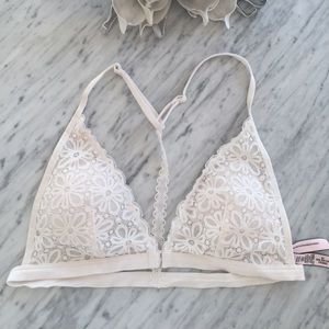 Victoria’s Secret bralette. No wire.